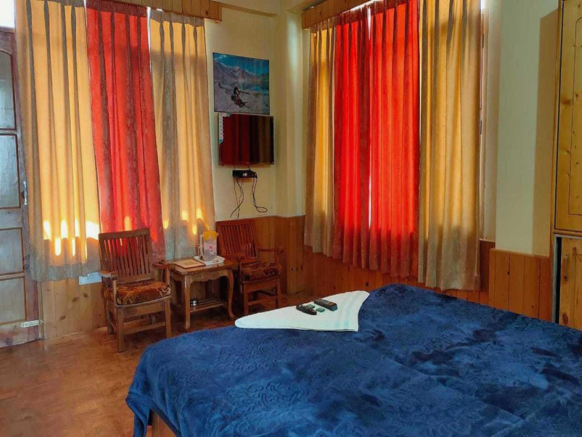 Hotel O Antriksh Cottage Manāli Exterior foto